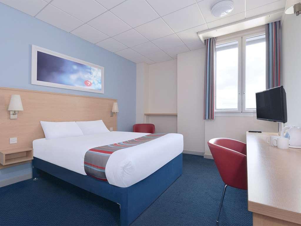 Travelodge Frimley Cameră foto